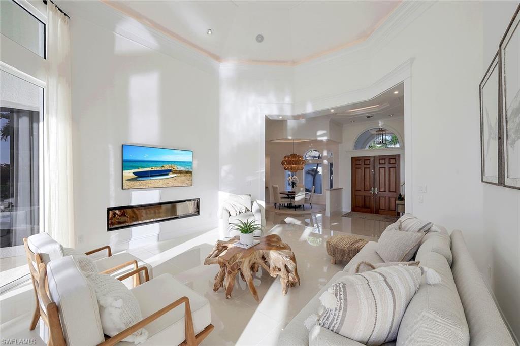 BAY WOODS - Residential