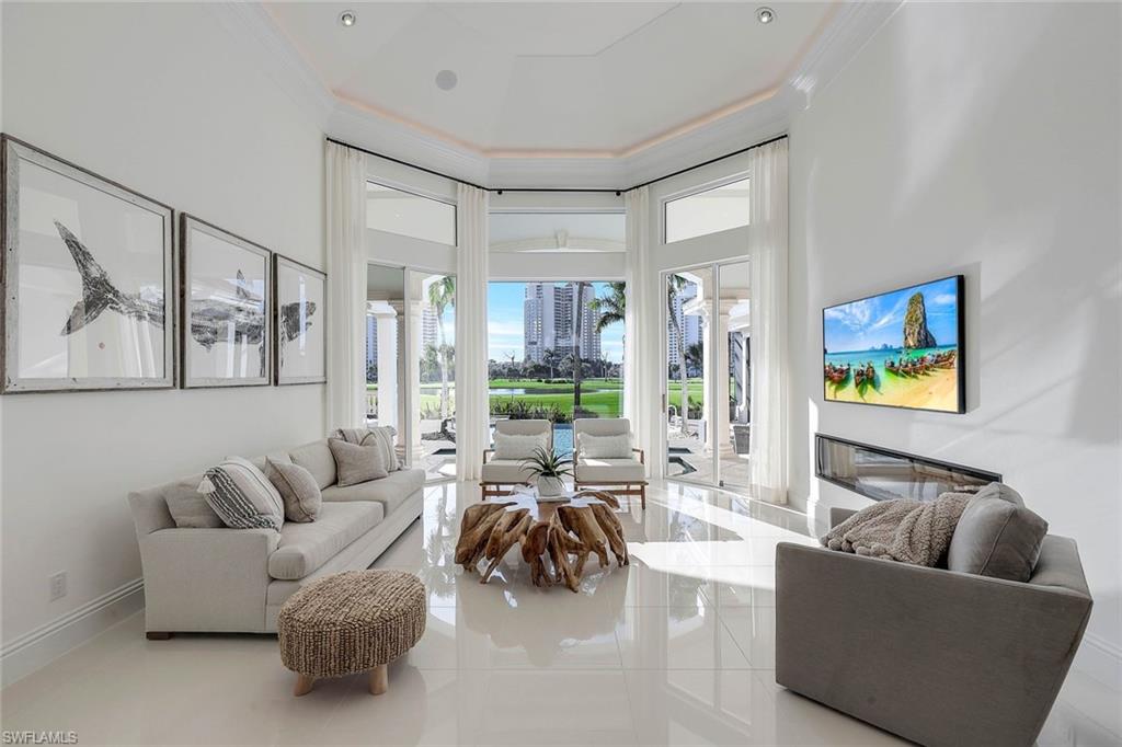 BAY WOODS - Residential