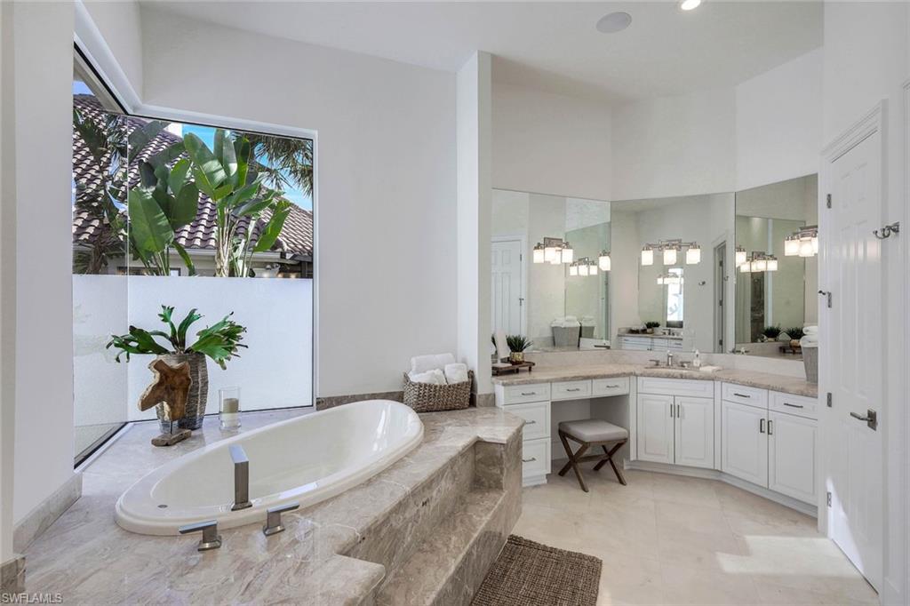 BAY WOODS - Residential