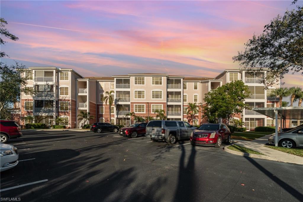 ROYAL POINTE - Residential