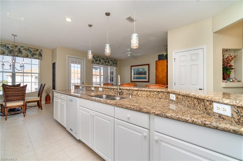 ROYAL POINTE - Residential