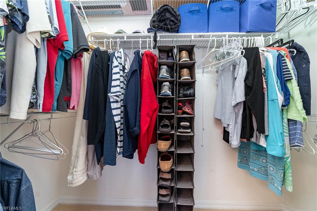 ROYAL POINTE - Residential