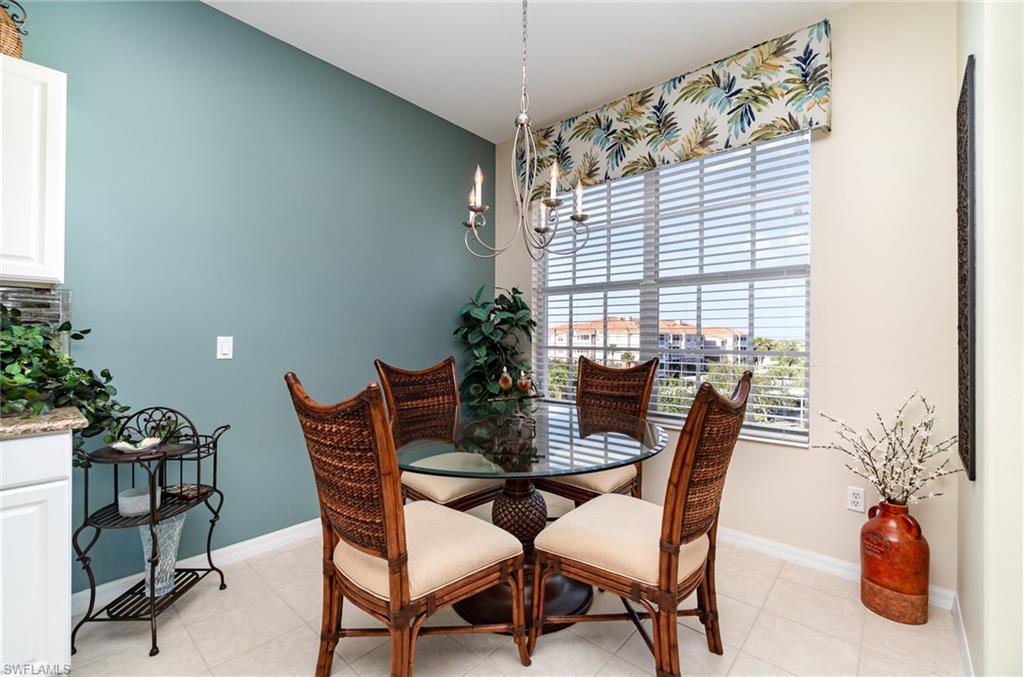 ROYAL POINTE - Residential