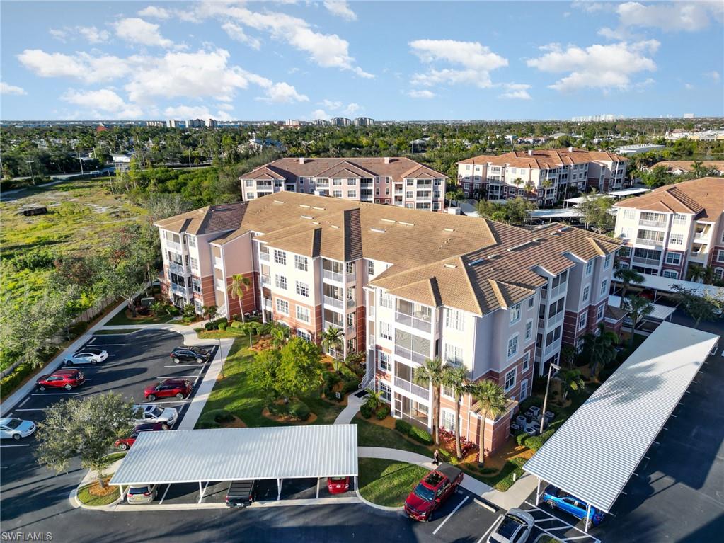 ROYAL POINTE - Residential