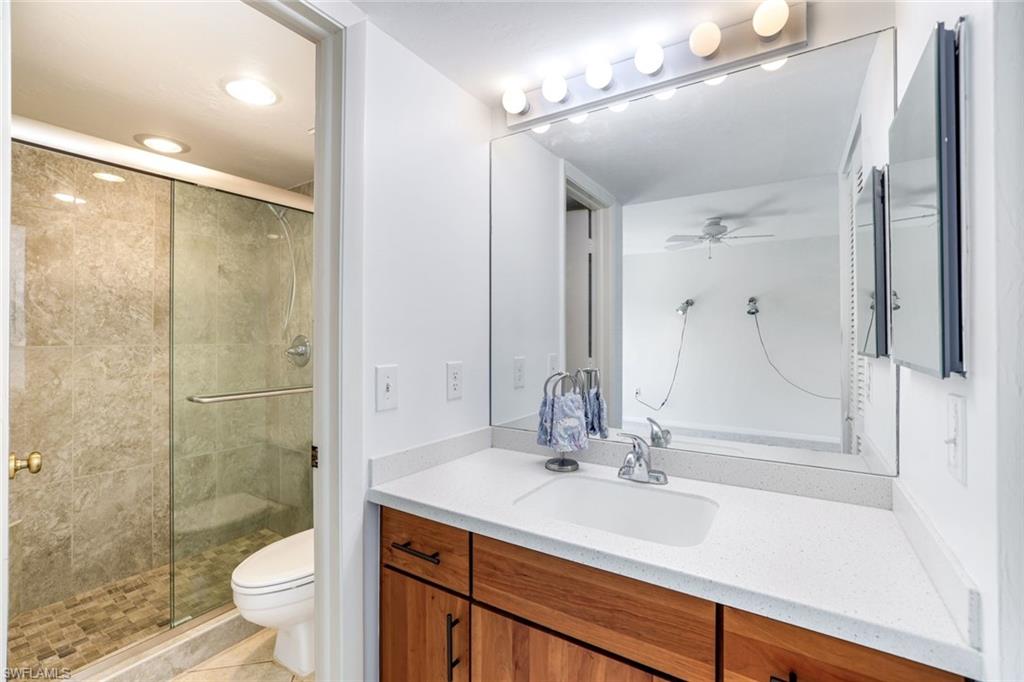 TOWN HOUSE SQUARE - Residential