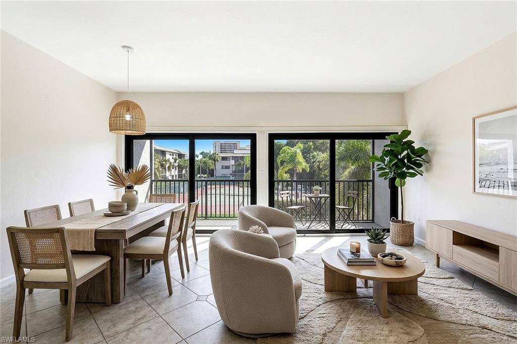 TOWN HOUSE SQUARE - Residential