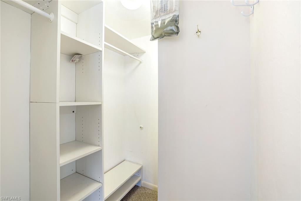 TOWN HOUSE SQUARE - Residential