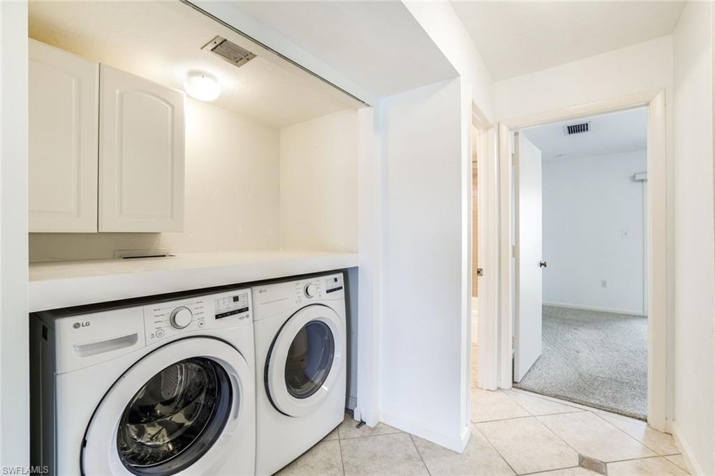 TOWN HOUSE SQUARE - Residential