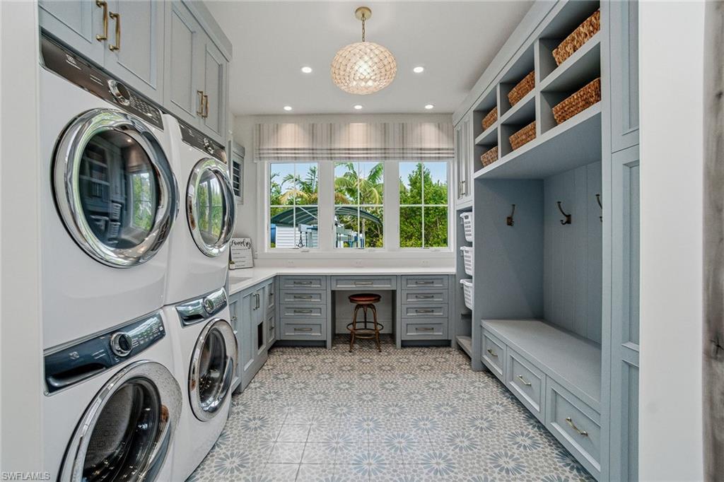 COCOHATCHEE ESTATES - Residential