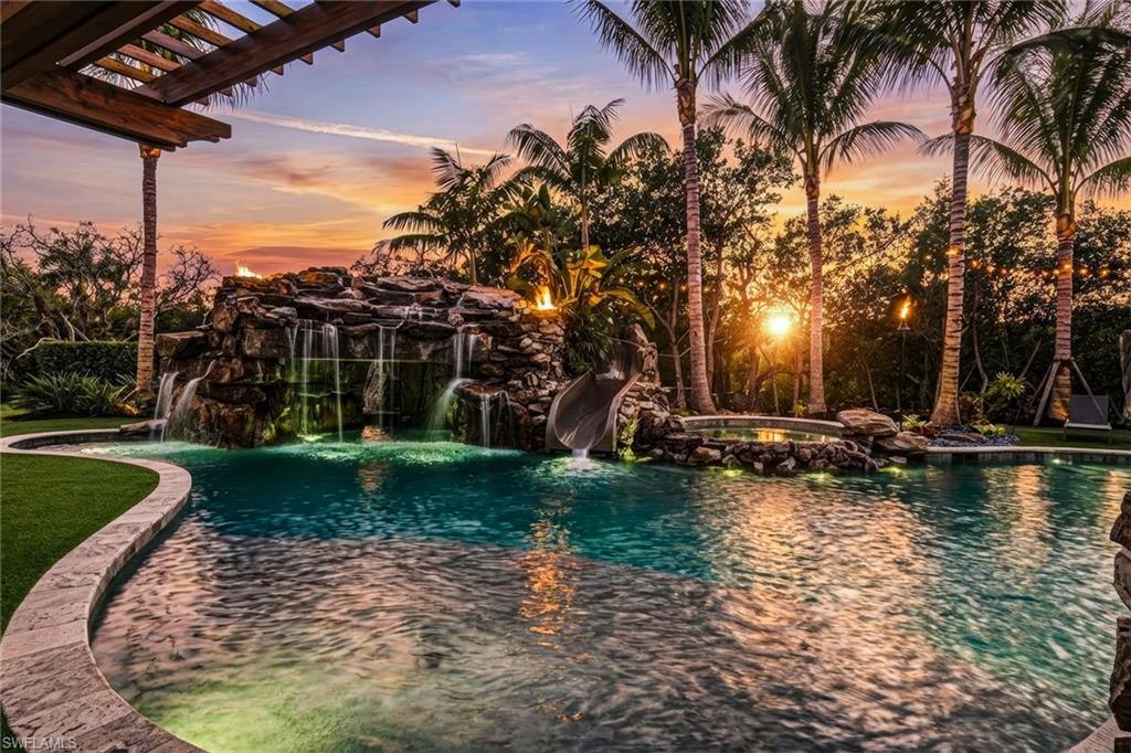 COCOHATCHEE ESTATES - Residential