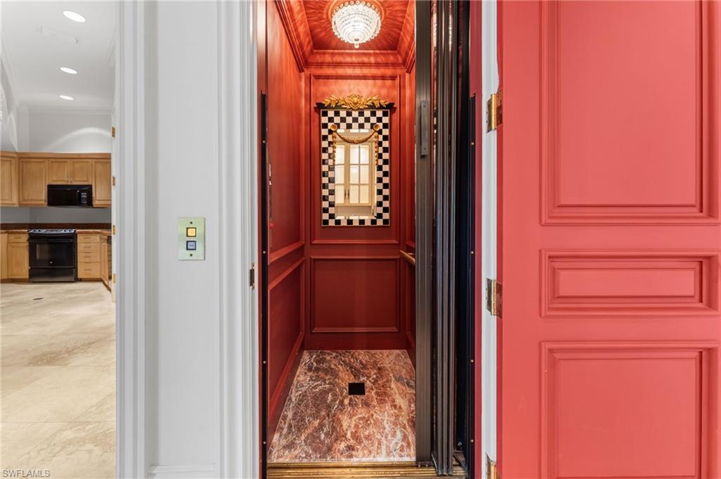 BAY COLONY SHORES - Residential