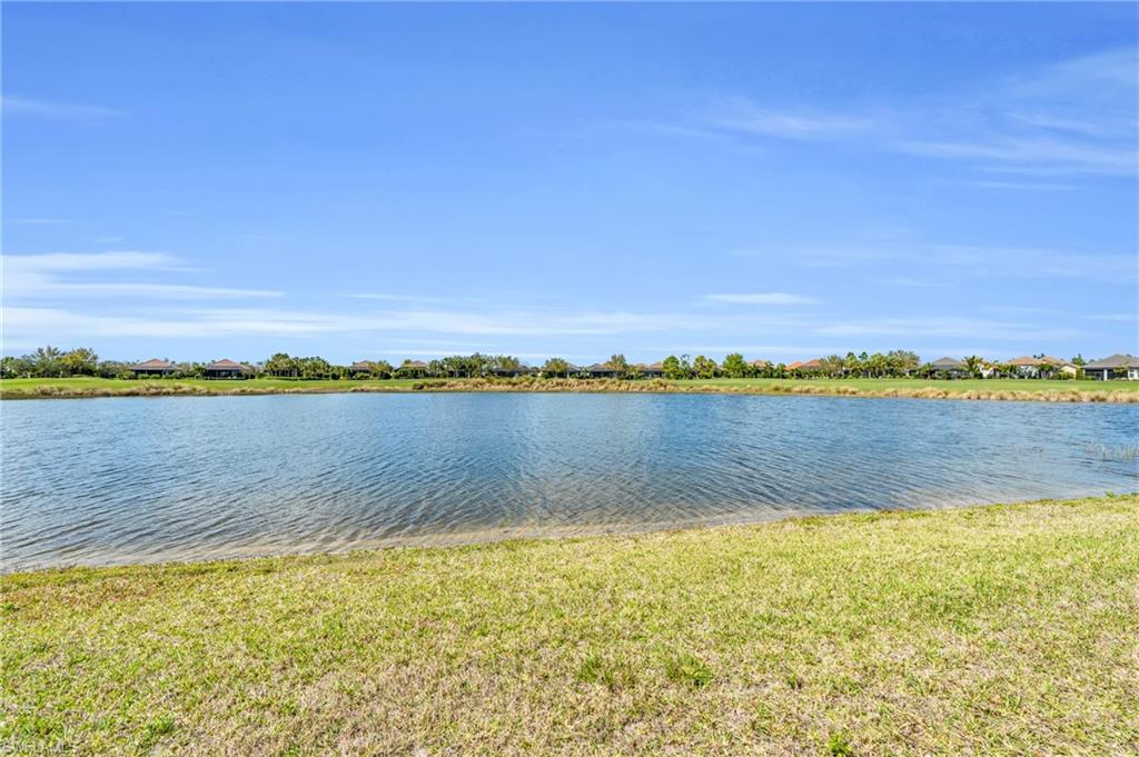 ESPLANADE - Residential Lease