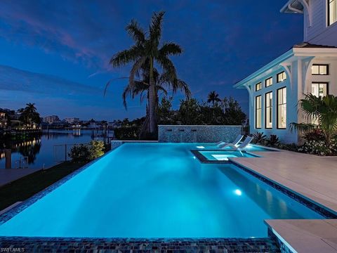 3637 Crayton RD NAPLES FL 34103