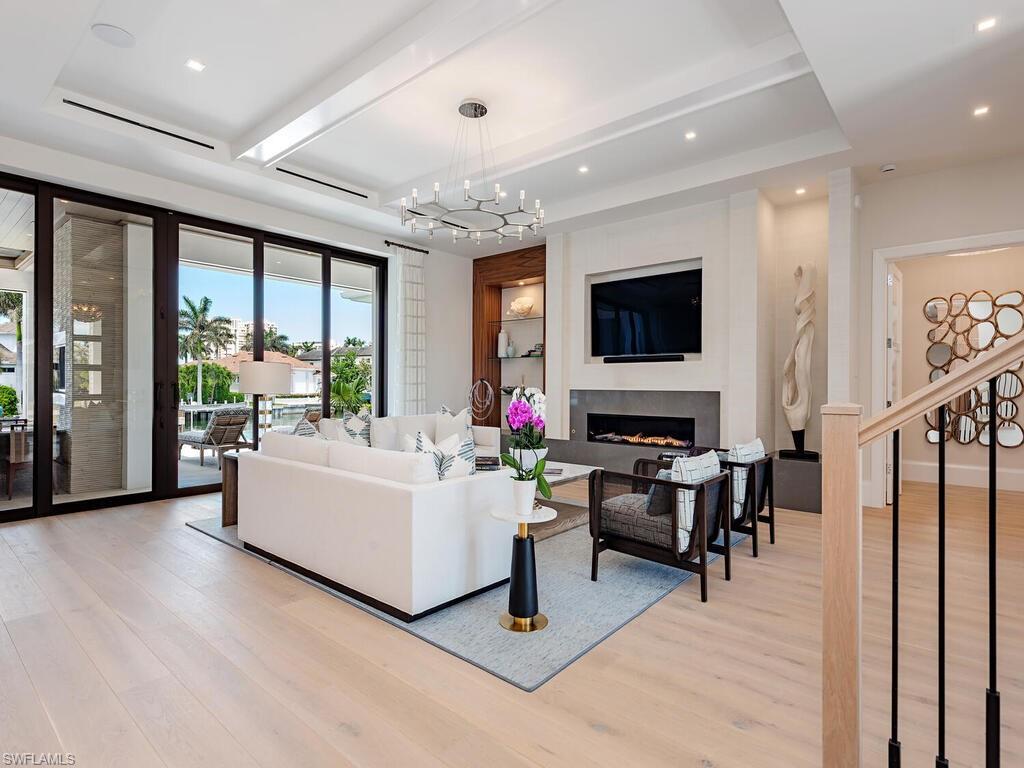 PARK SHORE - Residential