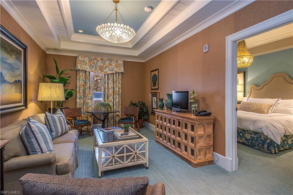 SEAPOINT AT NAPLES CAY - Residential