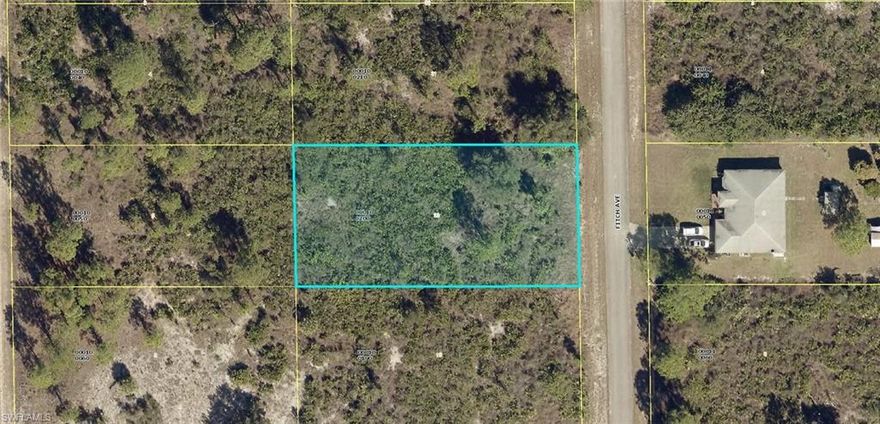 Large lot ready for you to build your dream home!  Located in fast-growing Lehigh Acres.