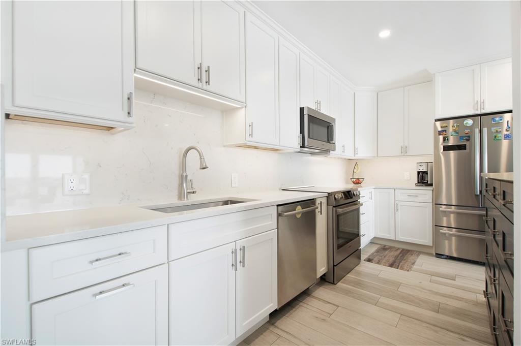 MARCO TOWERS - Residential