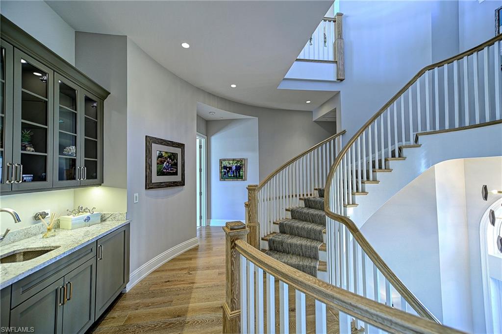 BAREFOOT BEACH - Residential