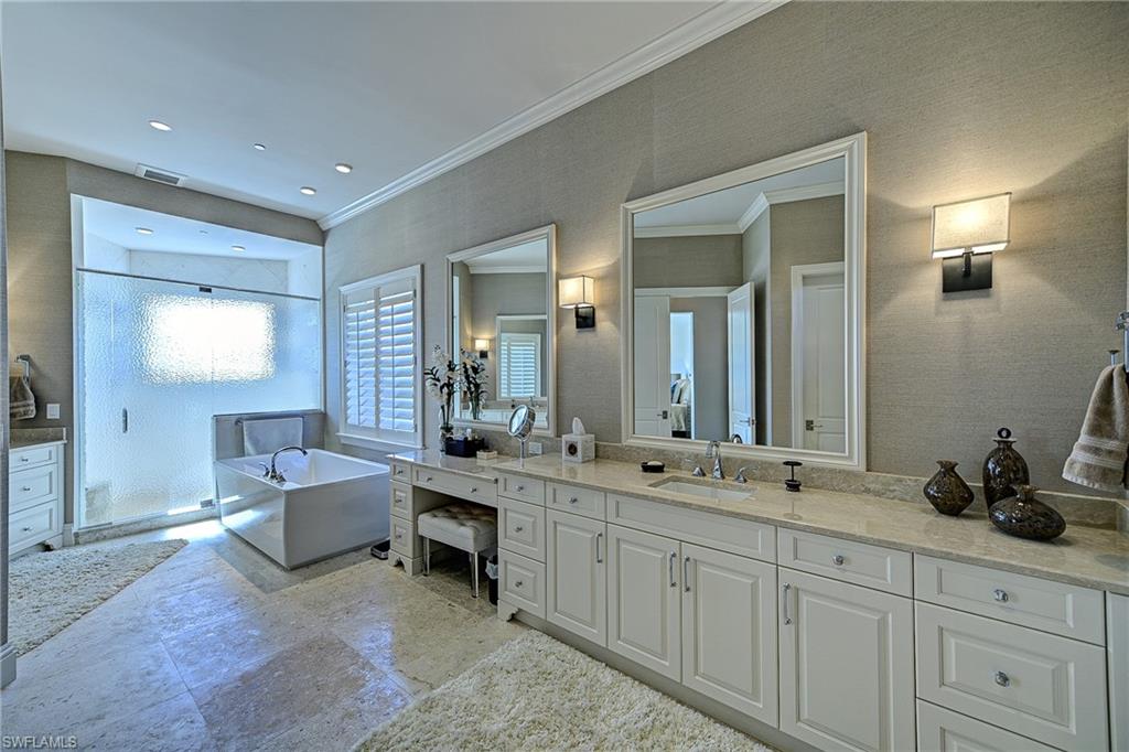 BAREFOOT BEACH - Residential