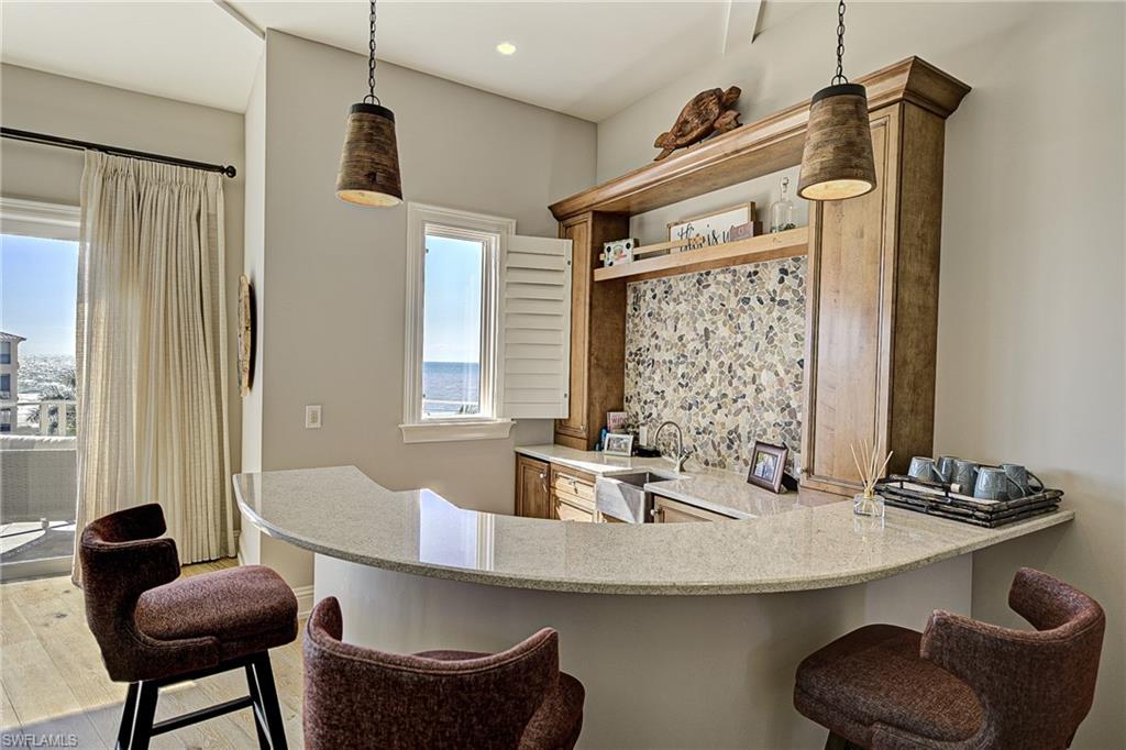 BAREFOOT BEACH - Residential