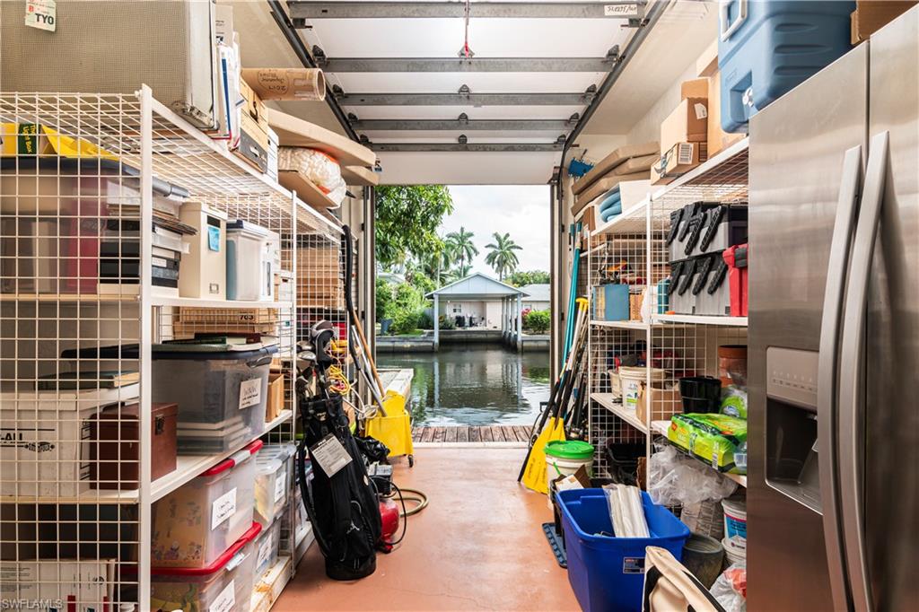 AQUALANE SHORES - Residential