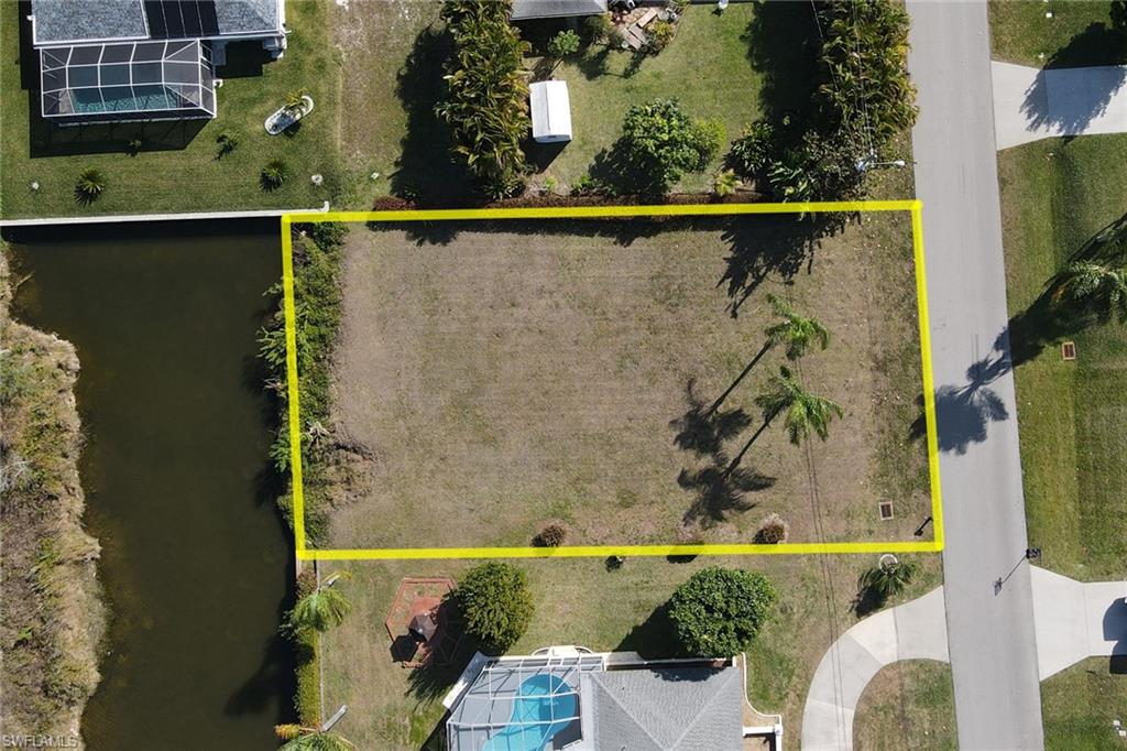 CAPE CORAL - Land