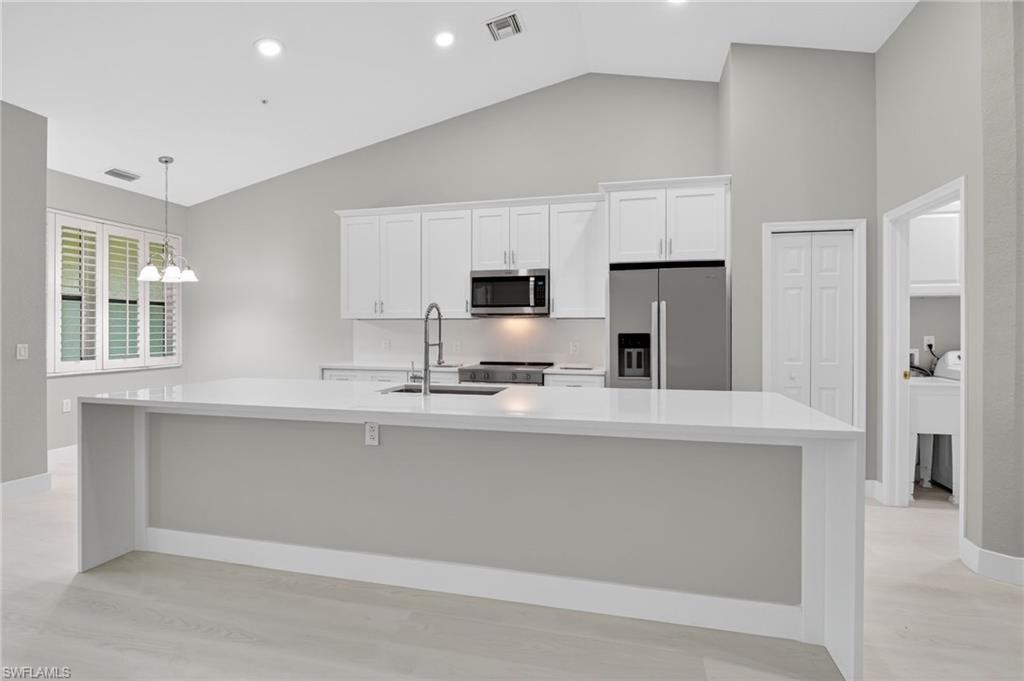 HAWK'S NEST - Residential