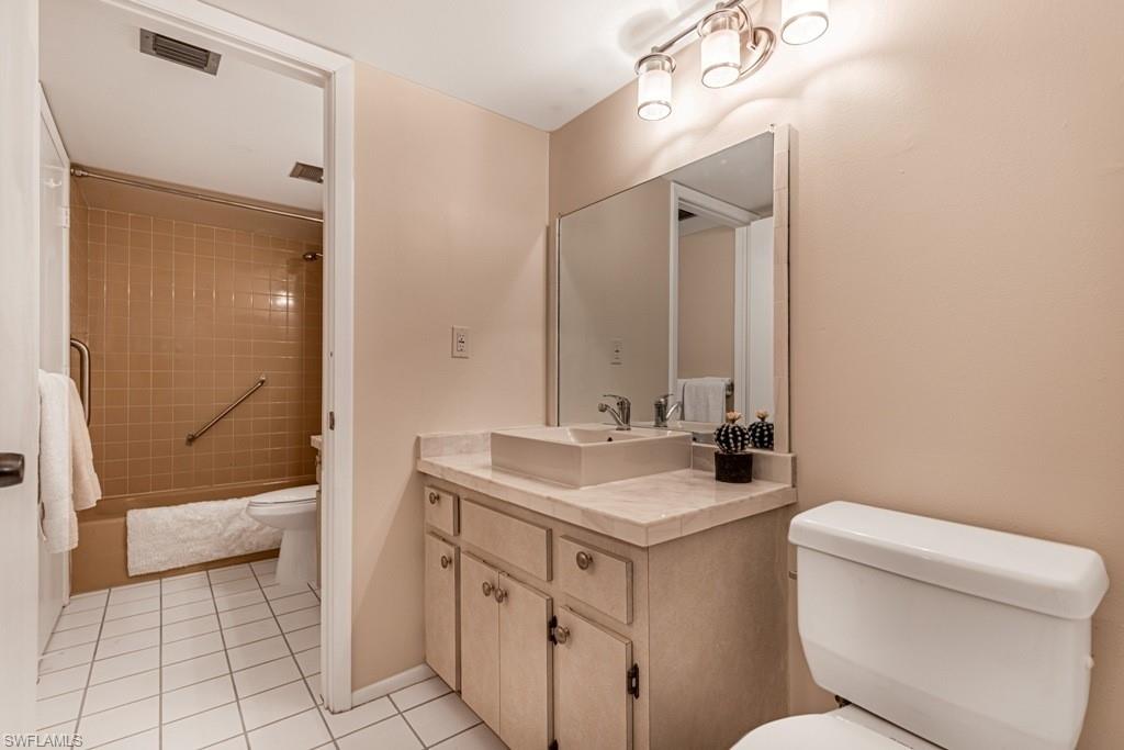 SEVEN LAKES - Residential