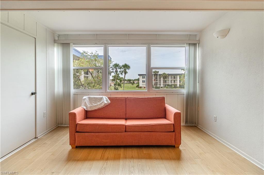 SEVEN LAKES - Residential