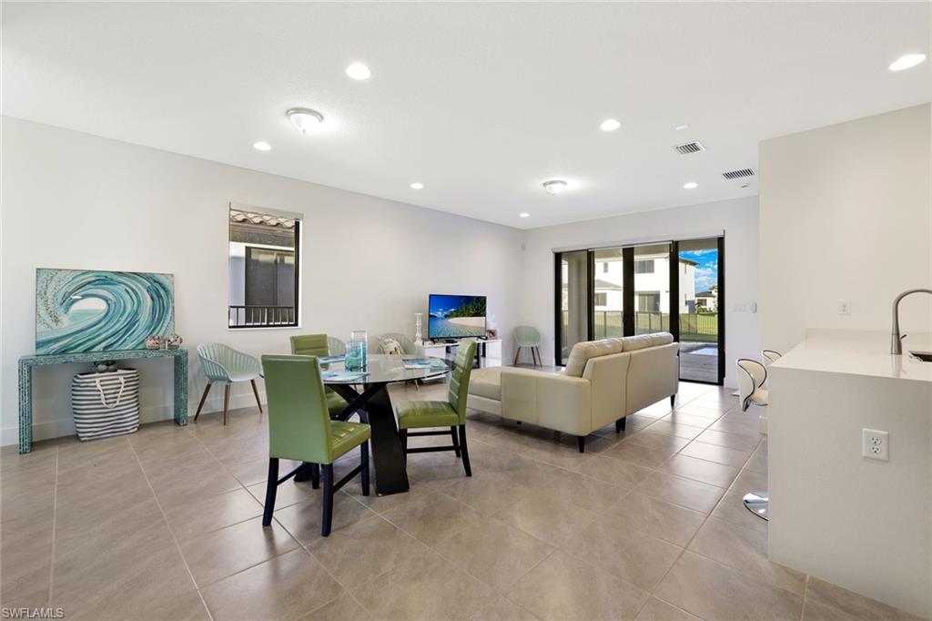 MAPLE RIDGE - Residential