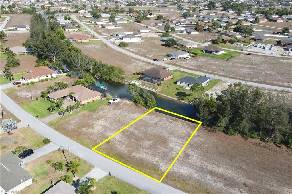 CAPE CORAL - Land