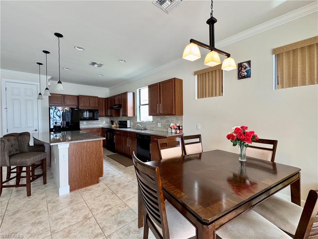 CORKSCREW SHORES - Residential