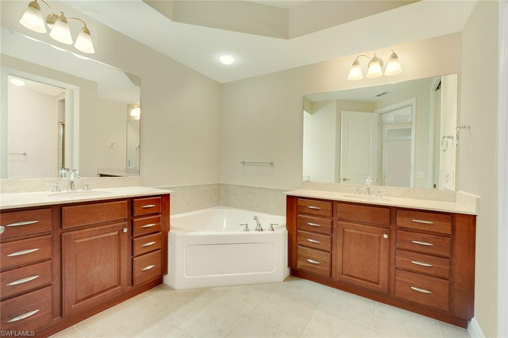 THE RESIDENCES AT COCONUT POINT - Residential