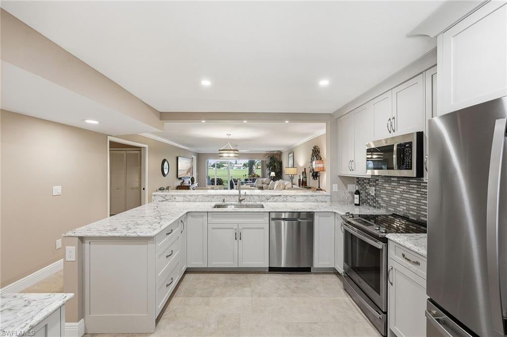 5863 Cobblestone LN F103