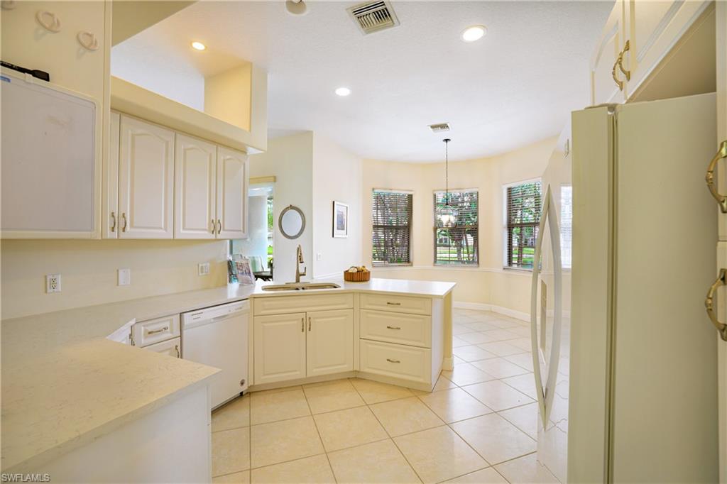 QUEENS PARK AT LAGO VERDE - Residential