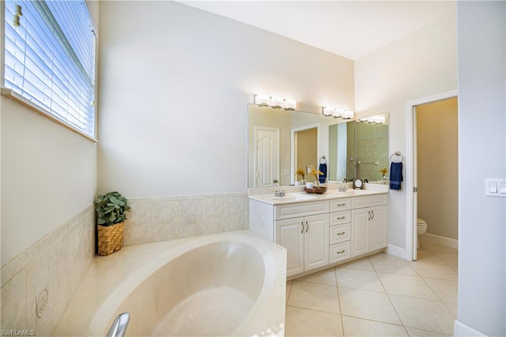 QUEENS PARK AT LAGO VERDE - Residential