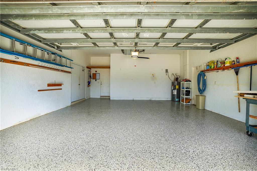 QUEENS PARK AT LAGO VERDE - Residential