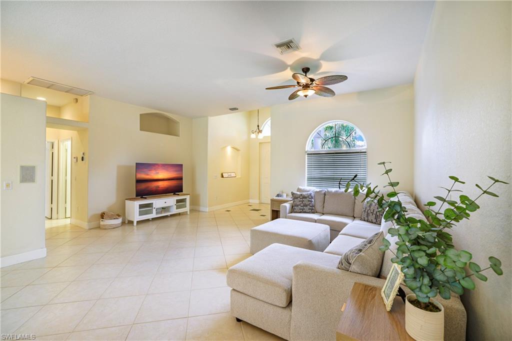 QUEENS PARK AT LAGO VERDE - Residential