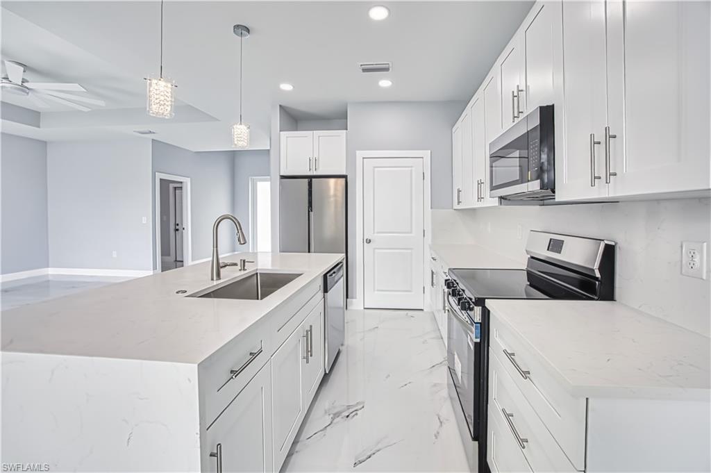 CAPE CORAL - Residential