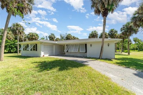 7058 Maida LN FORT MYERS FL 33907