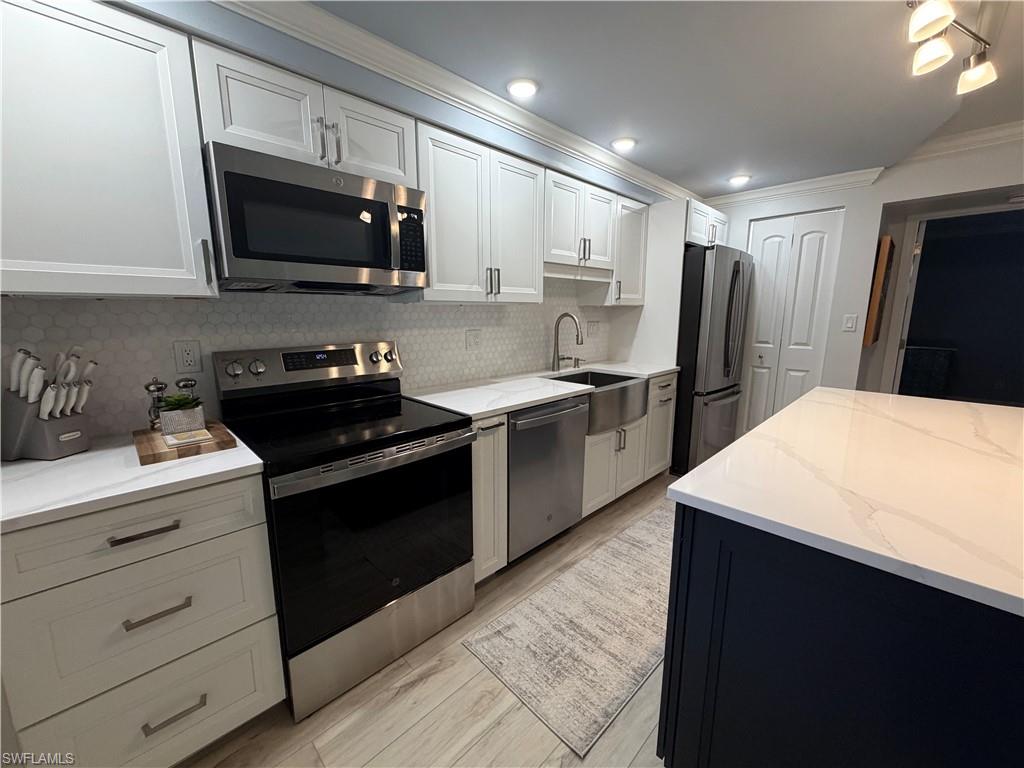 960 ON SEVENTH - Residential Lease