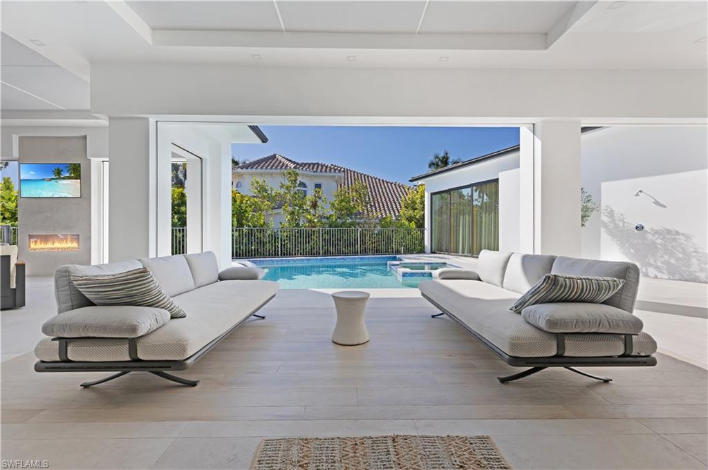 MOORINGS - Residential