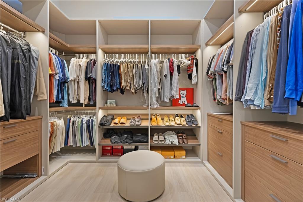 MOORINGS - Residential