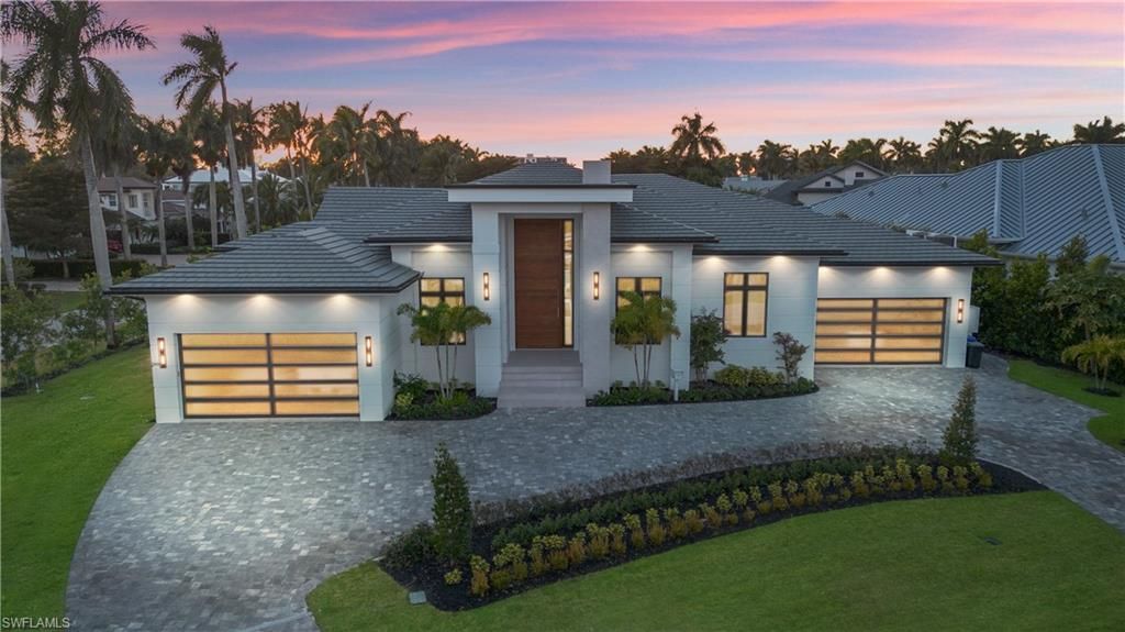 Photo of 2485 Crayton RD, NAPLES, FL 34103 (MLS # 226006500)