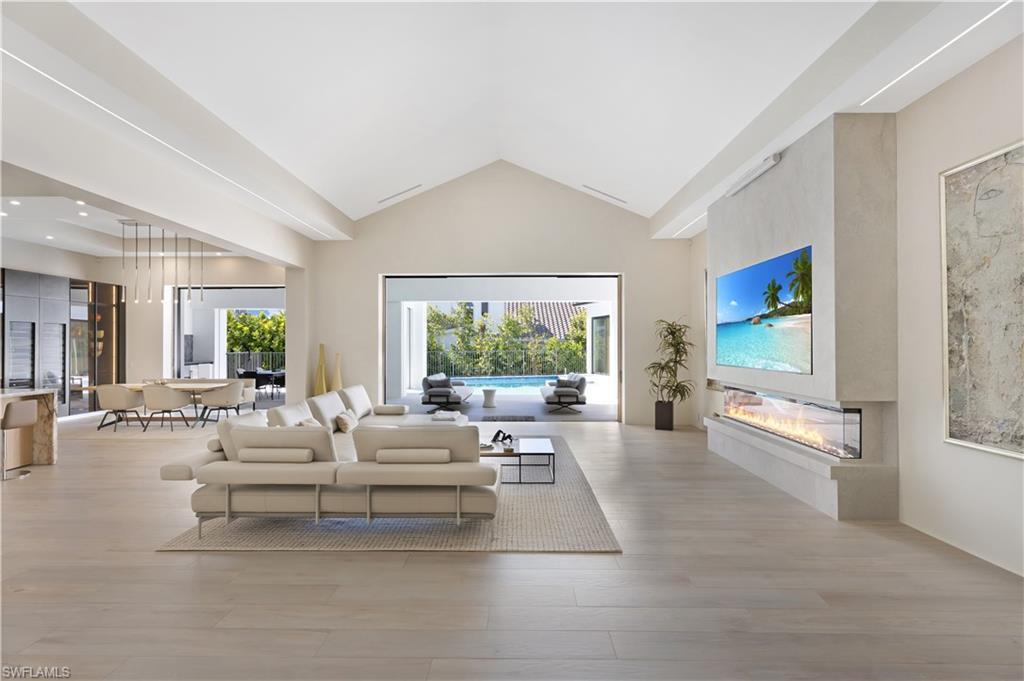 MOORINGS - Residential