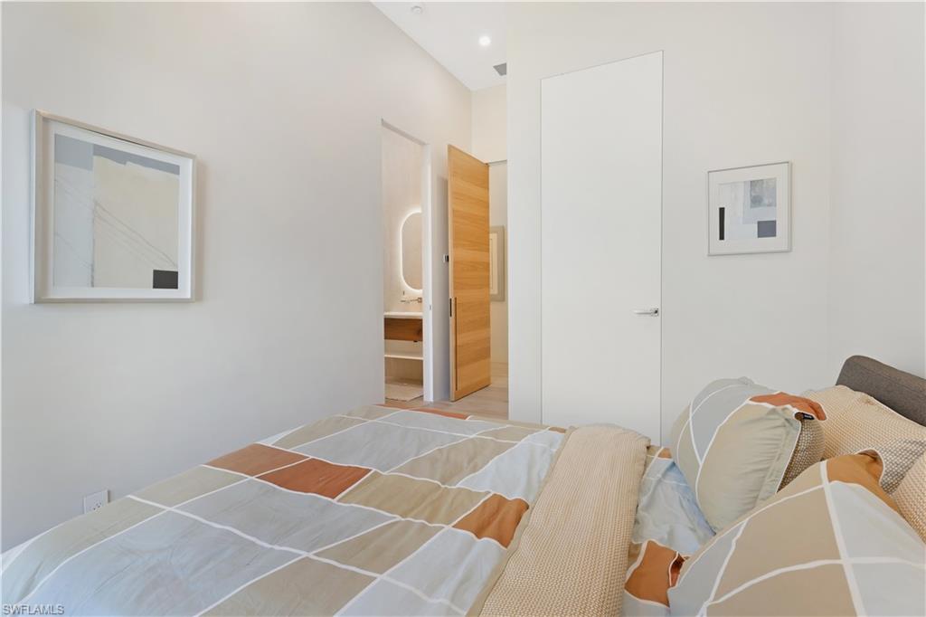 MOORINGS - Residential