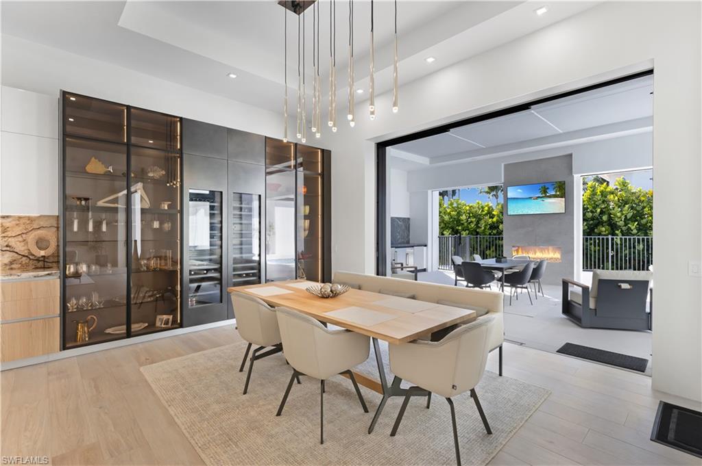 MOORINGS - Residential