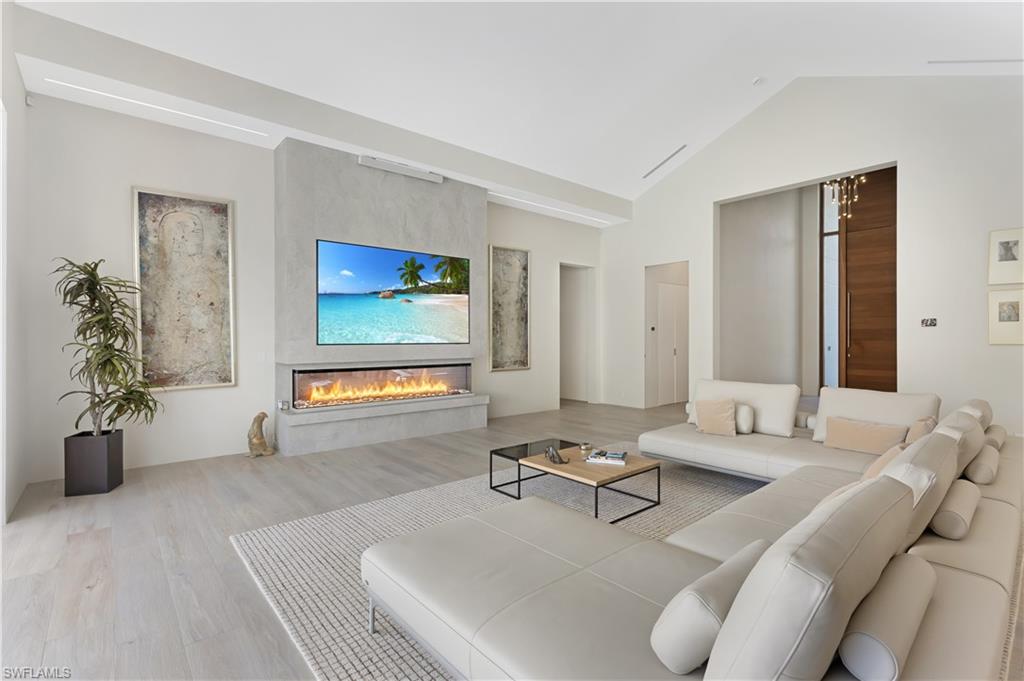 MOORINGS - Residential