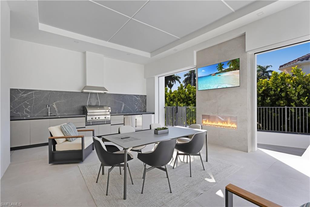 MOORINGS - Residential