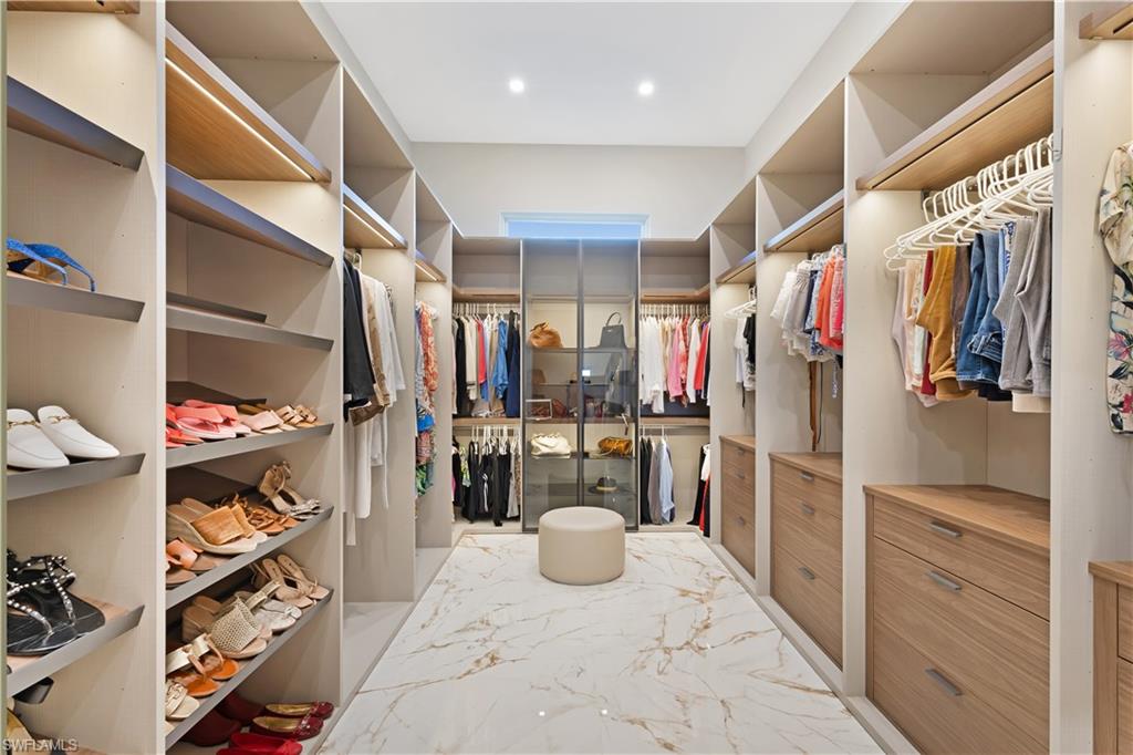 MOORINGS - Residential